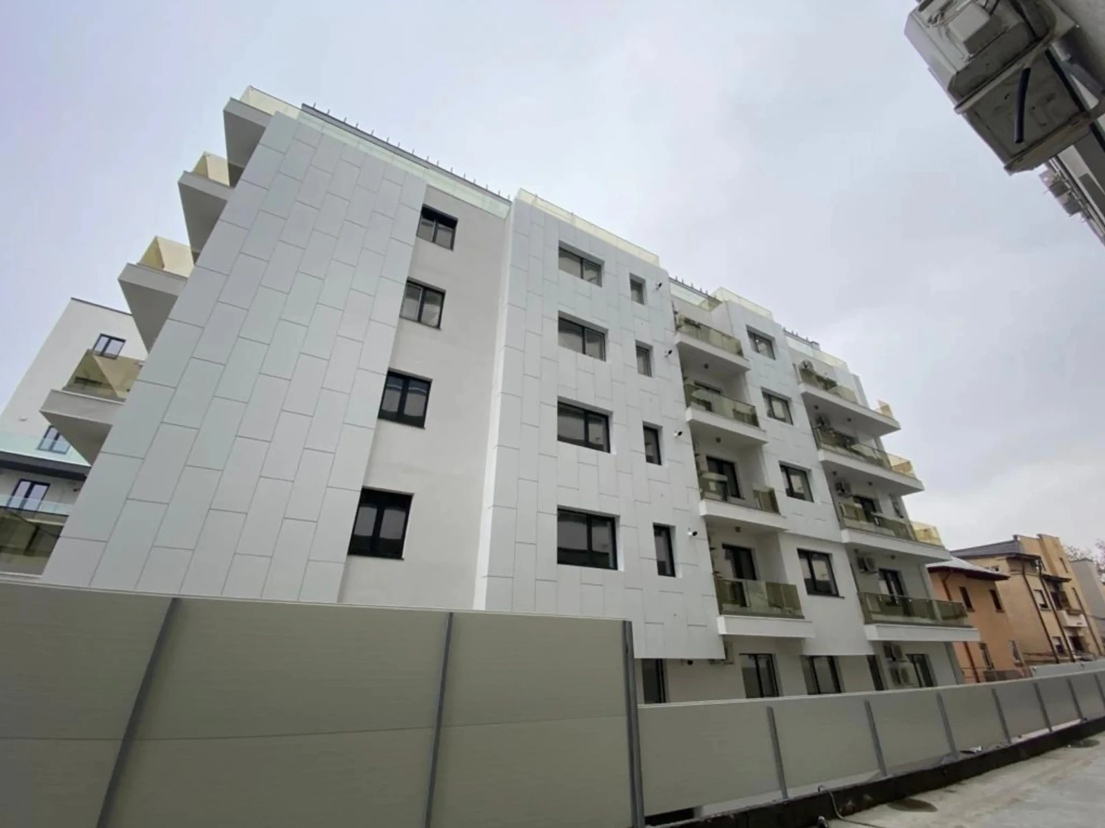 Carol Residence — vedere 5